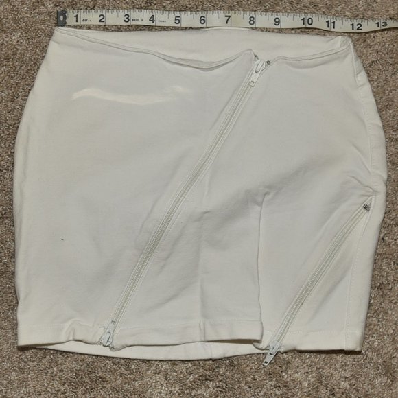 White double-zipper miniskirt from Brazil - Picture 3 of 6